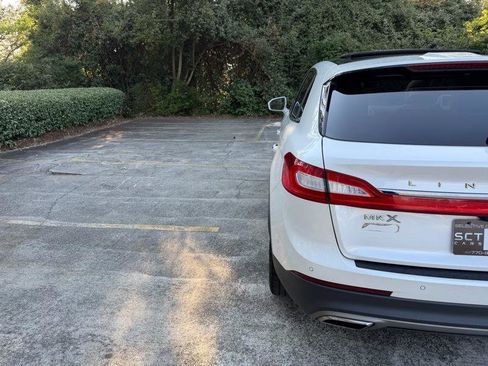 Used 2016 Lincoln MKX Select w/ Select Plus Package image 9