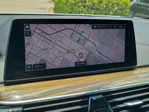 Used 2020 BMW 530i w/ Luxury Package RWD image 25