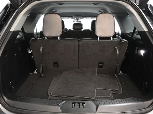 Used 2022 Ford Explorer XLT w/ Equipment Group 202A image 17