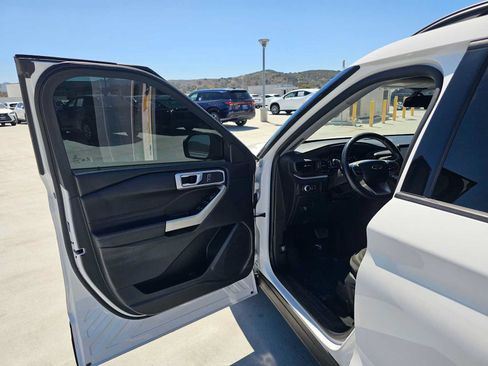 Used 2021 Ford Explorer XLT RWD image 21