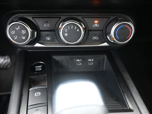 Used 2025 Nissan Kicks SV FWD image 8