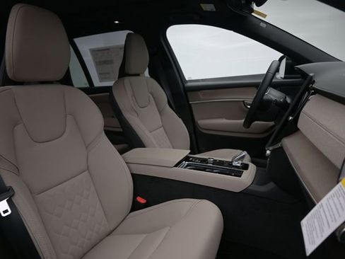 New 2026 Volvo XC90 T8 Plus w/ Protection Package Premier image 36