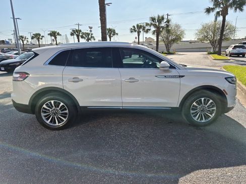 Used 2023 Lincoln Nautilus FWD w/ Premium Package image 6