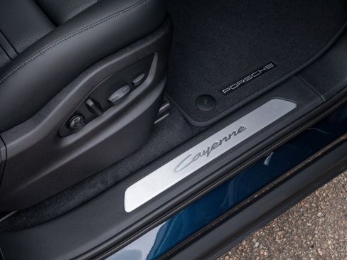 New 2026 Porsche Cayenne Coupe AWD/4WD image 29