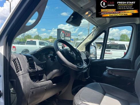 Used 2025 RAM ProMaster 2500 w/ Convenience Group image 10