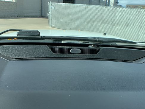 Used 2018 RAM 1500 Laramie image 22