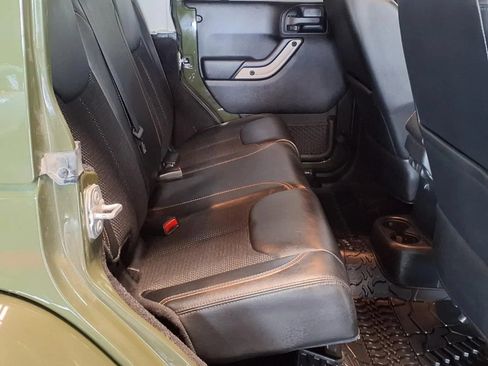 Used 2016 Jeep Wrangler Unlimited Sahara AWD/4WD image 11