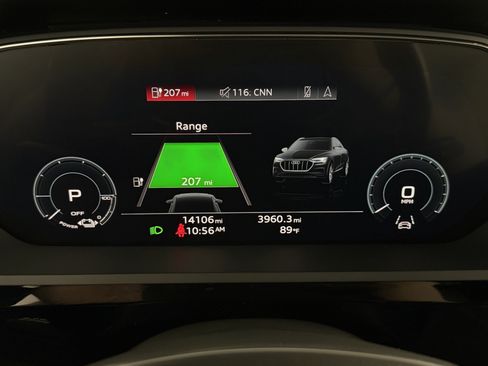 Used 2023 Audi e-tron Premium Plus w/ Premium Plus Package AWD/4WD image 23