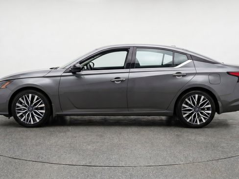 Used 2025 Nissan Altima 2.5 SV FWD image 5