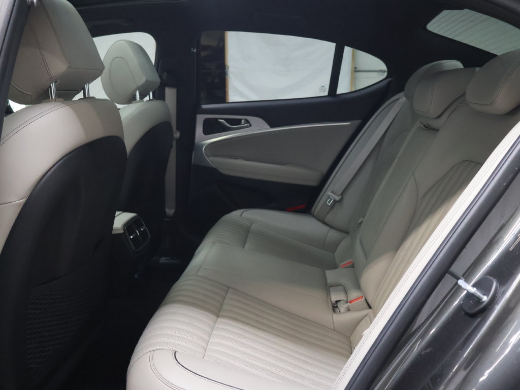 Used 2023 Genesis G70 2.0T w/ Sport Prestige Package RWD image 14