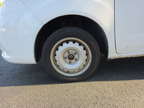 Used 2020 Nissan NV200 S image 9