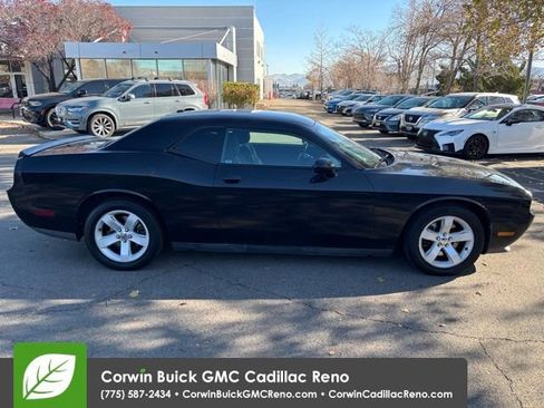 Used 2014 Dodge Challenger R/T image 9