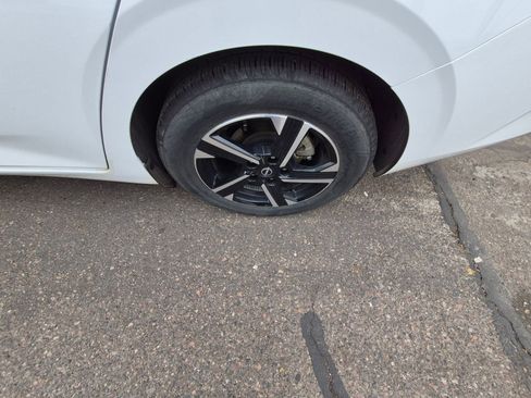 Used 2025 Nissan Sentra SV image 9