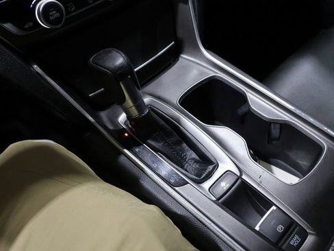 Used 2018 Honda Accord LX image 29