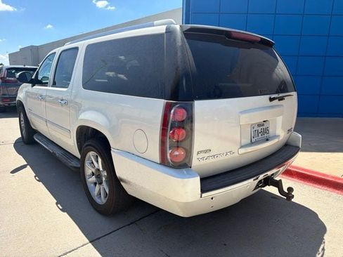 Used 2012 GMC Yukon XL Denali RWD image 2