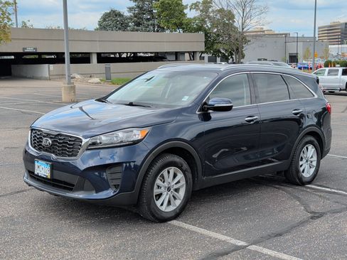 Used 2019 Kia Sorento FWD w/ LX Convenience Package image 2