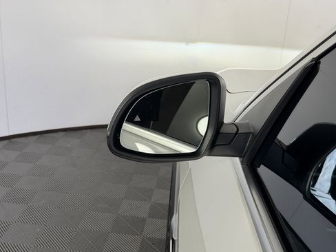 Certified 2025 BMW X5 sDrive40i w/ Executive Package RWD image 22