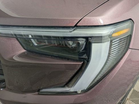 Certified 2025 GMC Acadia Elevation w/ Elevation Premium Package image 18