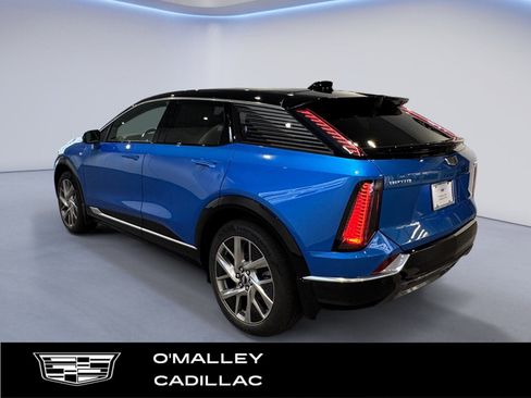 New 2026 Cadillac Optiq Luxury 2 image 3