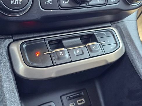 Used 2021 GMC Acadia Denali w/ Denali Ultimate Package AWD/4WD image 39