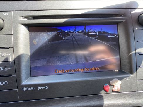 Used 2015 Toyota Prius Persona Series FWD image 21