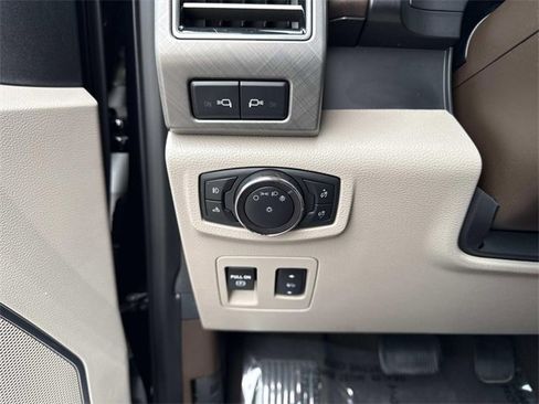 Used 2019 Ford F150 Limited w/ Trailer Tow Package image 31