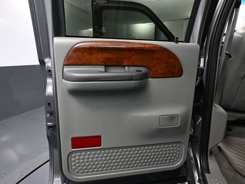 Used 2002 Ford F350 Lariat image 38