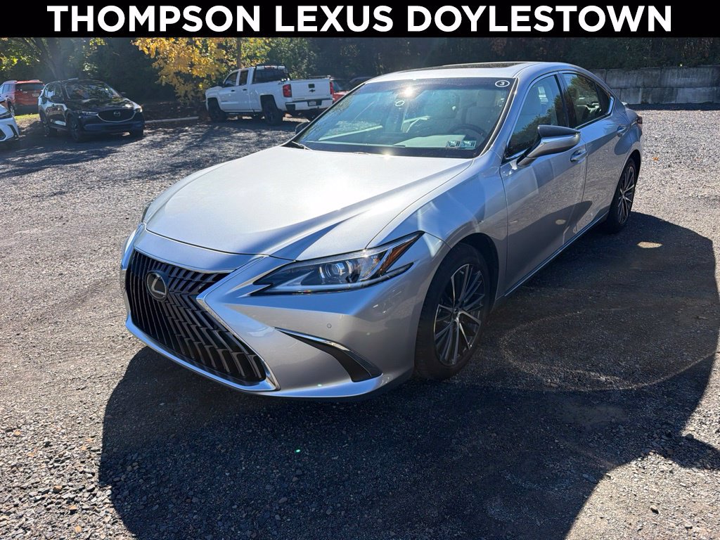 Used 2025 Lexus ES 300h w/ Premium Package FWD image 1