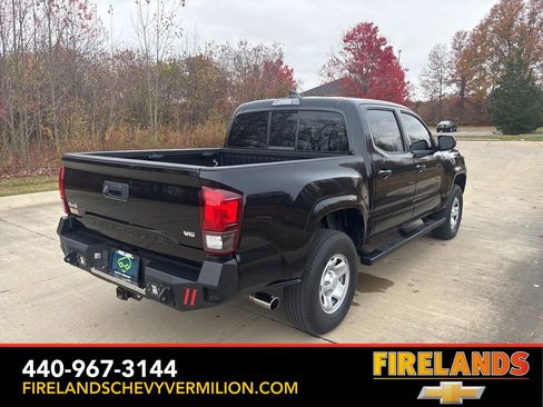 Used 2022 Toyota Tacoma SR image 5