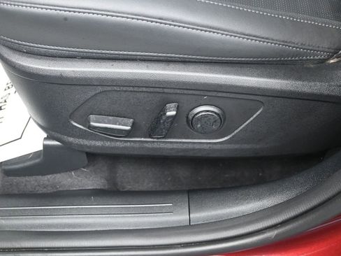 Certified 2025 Kia Sorento SX image 12