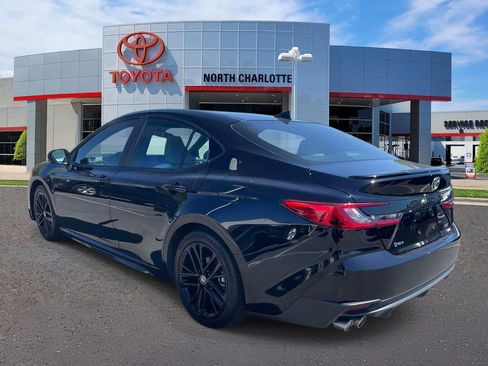 Used 2025 Toyota Camry SE FWD image 8