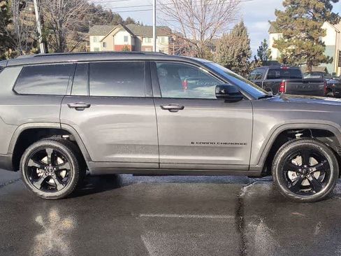 New 2025 Jeep Grand Cherokee L Limited w/ Luxury Tech Group II image 2