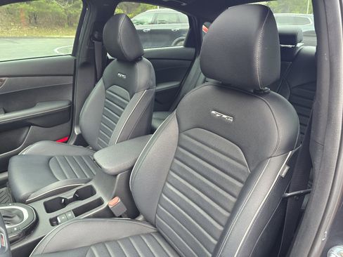 Used 2022 Kia Forte GT-Line w/ GT-Line Premium Package image 12