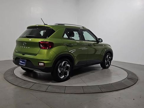 Certified 2023 Hyundai Venue SEL FWD image 4