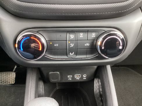 Used 2023 Chevrolet TrailBlazer LS image 21