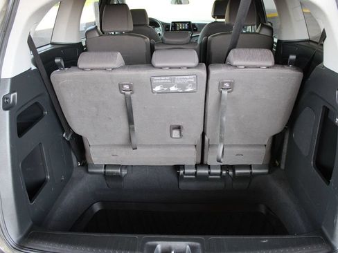 Used 2018 Honda Odyssey EX image 13