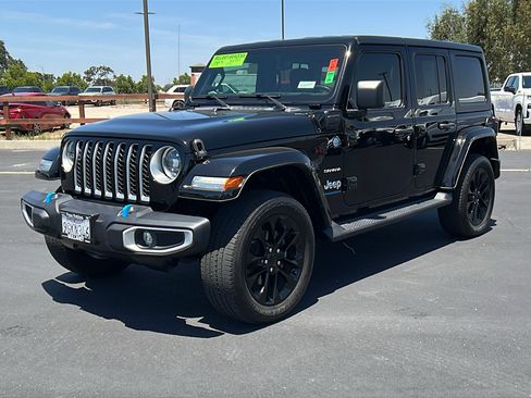 Used 2023 Jeep Wrangler Unlimited Sahara AWD/4WD image 7