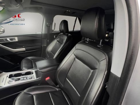 Used 2023 Ford Explorer XLT w/ Equipment Group 202A AWD/4WD image 22