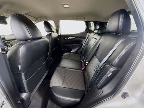 Certified 2022 Nissan Rogue Sport SV w/ Technology Package image 9