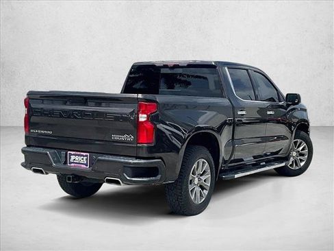 Used 2021 Chevrolet Silverado 1500 High Country w/ Technology Package RWD image 2