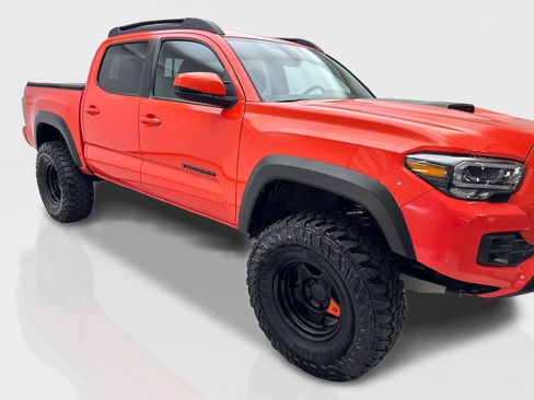 Used 2023 Toyota Tacoma TRD Pro AWD/4WD image 12