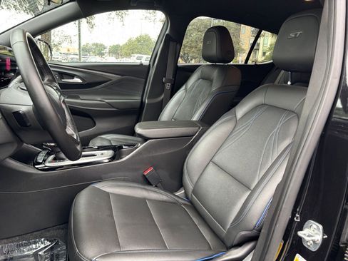 Used 2025 Buick Envista Sport Touring image 21
