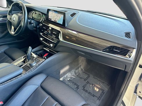 Used 2018 BMW 530e image 30