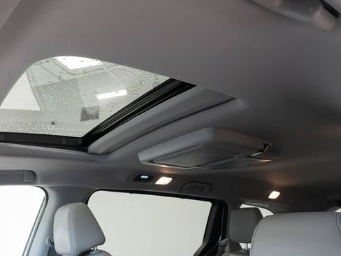 Certified 2023 Honda Odyssey Touring image 4
