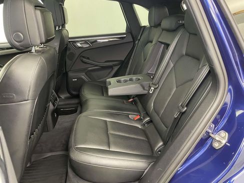 Certified 2022 Porsche Macan AWD/4WD image 19