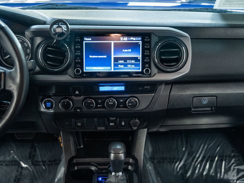 Used 2022 Toyota Tacoma TRD Sport image 28
