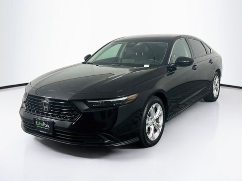 Used 2025 Honda Accord LX image 3
