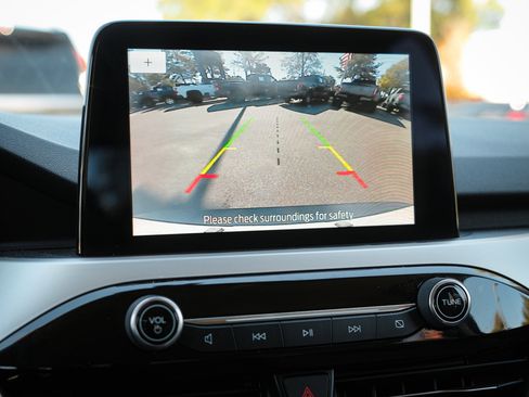 Used 2020 Ford Escape SE image 27