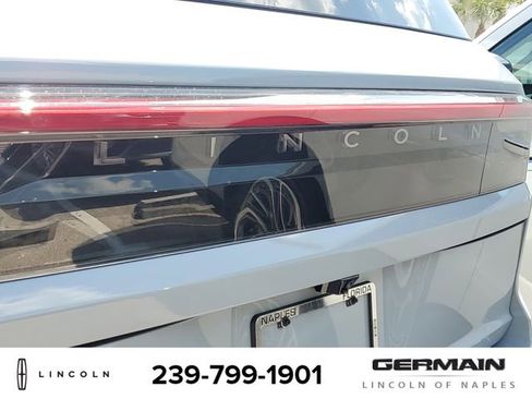 New 2026 Lincoln Navigator Reserve AWD/4WD image 16