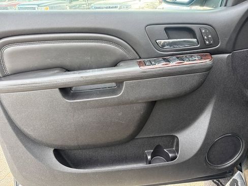 Used 2014 GMC Yukon XL Denali image 26